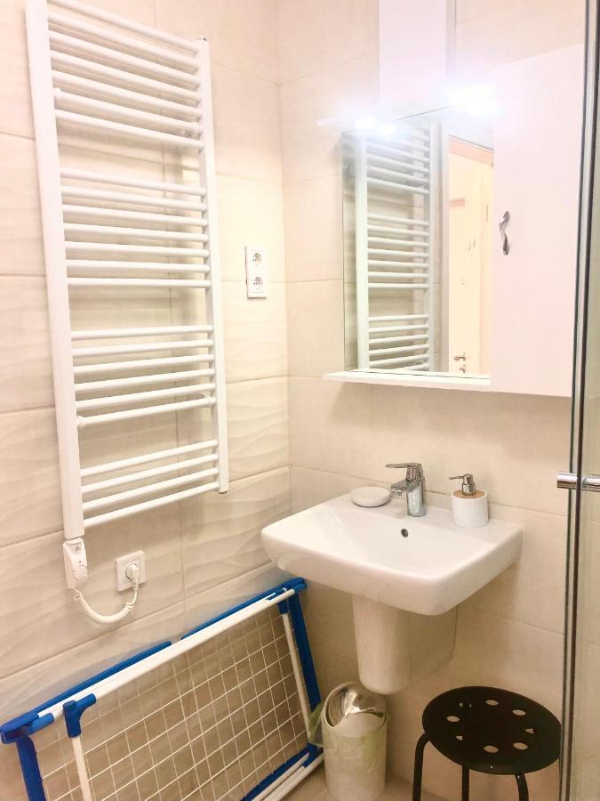 Sweet Home Apartman , 30Sqm Studio, Free Private Parking, Mountain View, Balcony, 20 Min From Downtown Будапеща Екстериор снимка