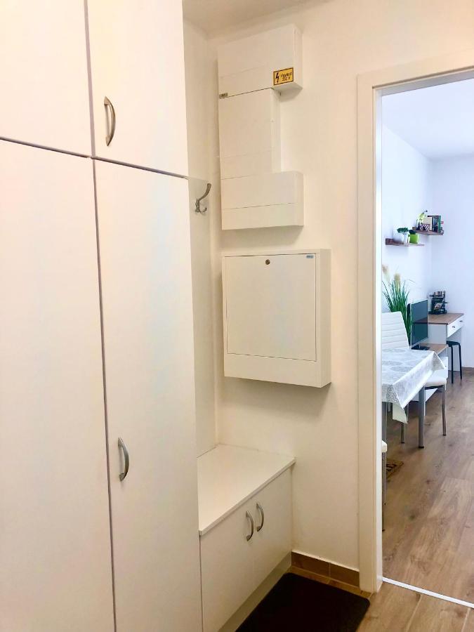 Sweet Home Apartman , 30Sqm Studio, Free Private Parking, Mountain View, Balcony, 20 Min From Downtown Будапеща Екстериор снимка