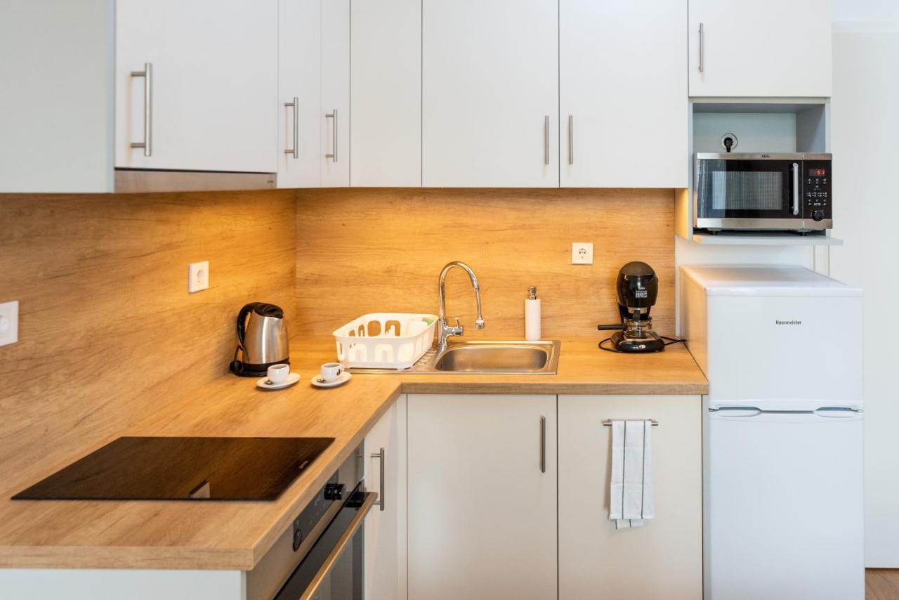 Sweet Home Apartman , 30Sqm Studio, Free Private Parking, Mountain View, Balcony, 20 Min From Downtown Будапеща Екстериор снимка