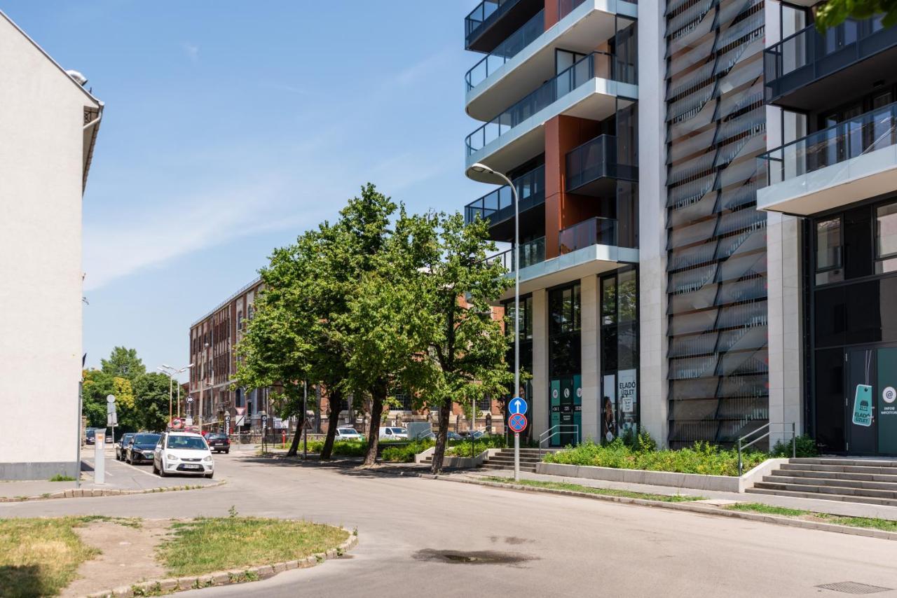 Sweet Home Apartman , 30Sqm Studio, Free Private Parking, Mountain View, Balcony, 20 Min From Downtown Будапеща Екстериор снимка
