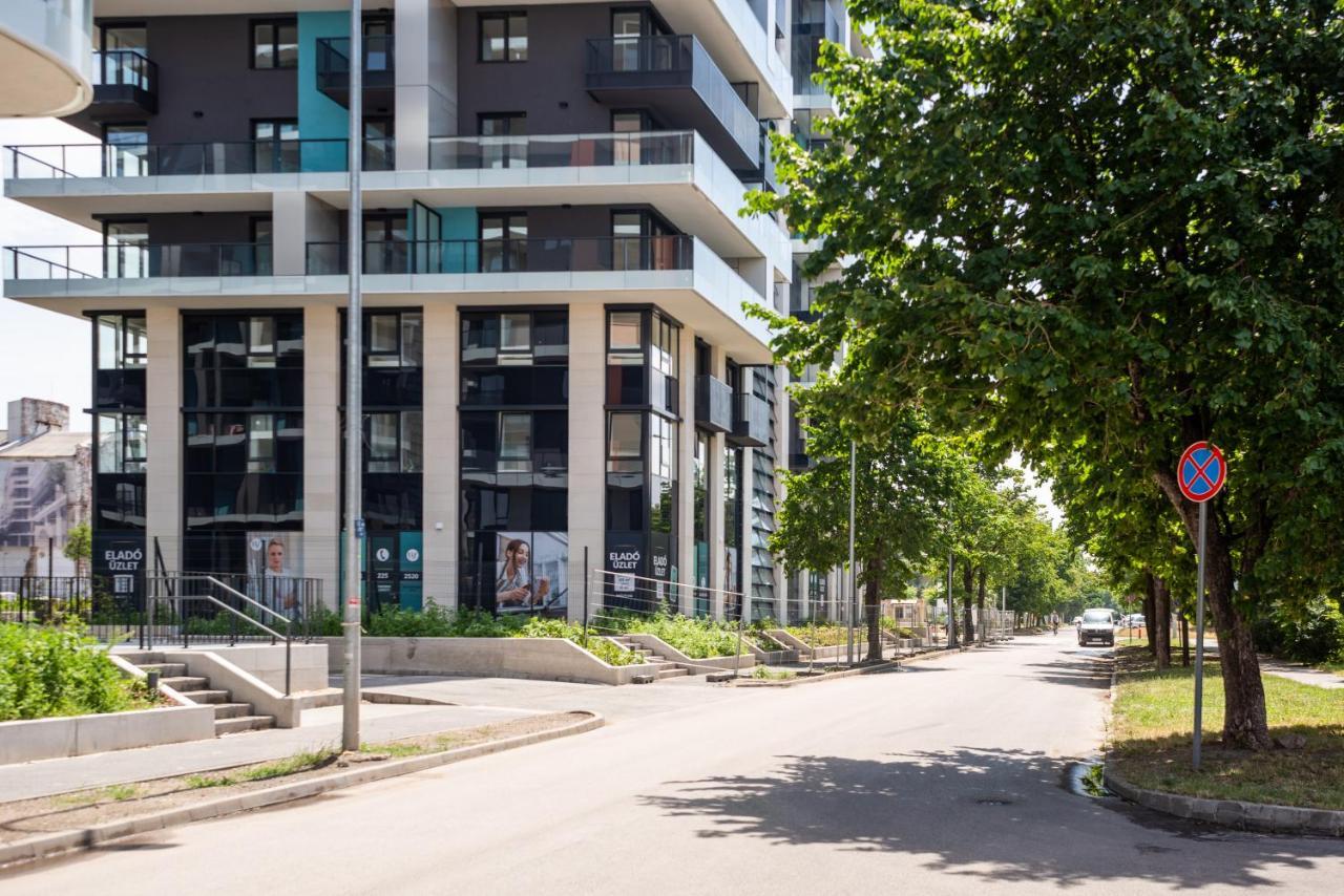 Sweet Home Apartman , 30Sqm Studio, Free Private Parking, Mountain View, Balcony, 20 Min From Downtown Будапеща Екстериор снимка