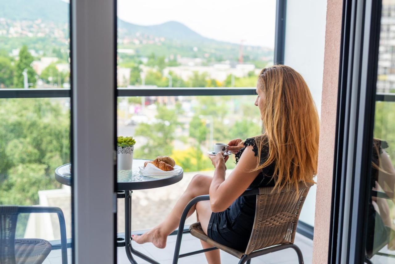 Sweet Home Apartman , 30Sqm Studio, Free Private Parking, Mountain View, Balcony, 20 Min From Downtown Будапеща Екстериор снимка