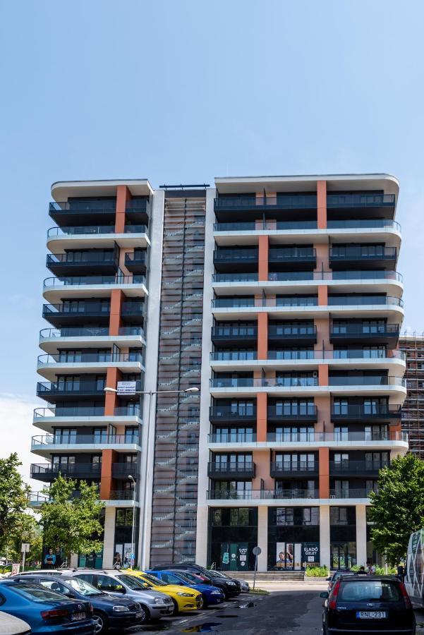 Sweet Home Apartman , 30Sqm Studio, Free Private Parking, Mountain View, Balcony, 20 Min From Downtown Будапеща Екстериор снимка
