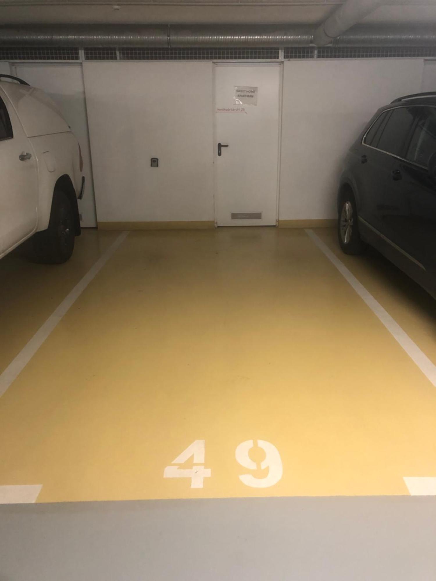 Sweet Home Apartman , 30Sqm Studio, Free Private Parking, Mountain View, Balcony, 20 Min From Downtown Будапеща Екстериор снимка